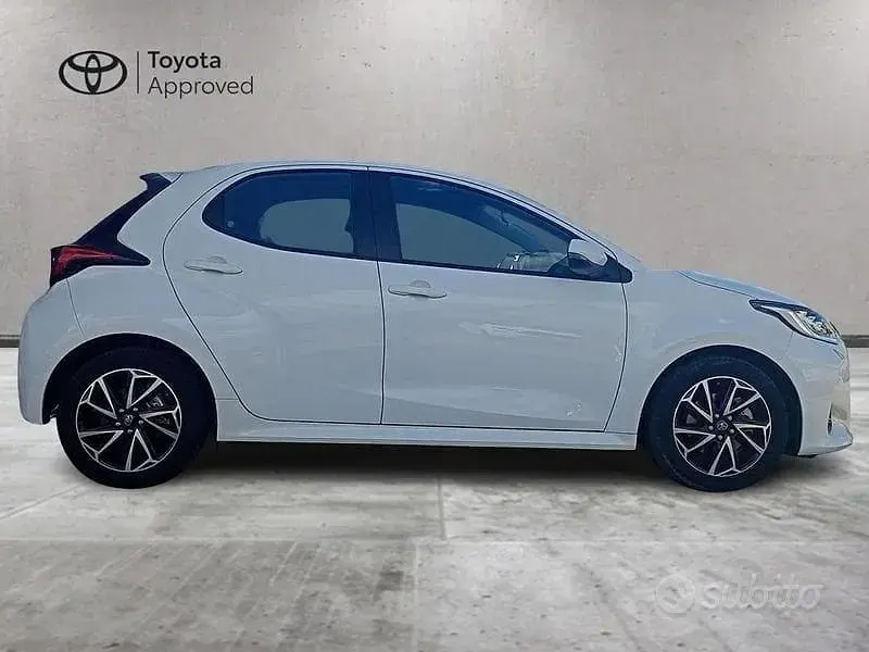 Usata Toyota Yaris Hybrid Trend 92 CV (67 kW) 2022 Bianco SUV