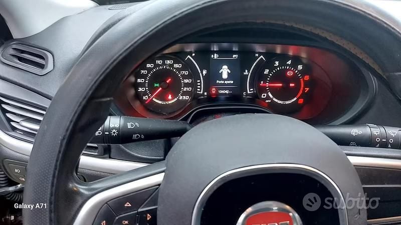 Usata Fiat Tipo Easy 120 CV (88 kW) 2017 Marrone Berlina