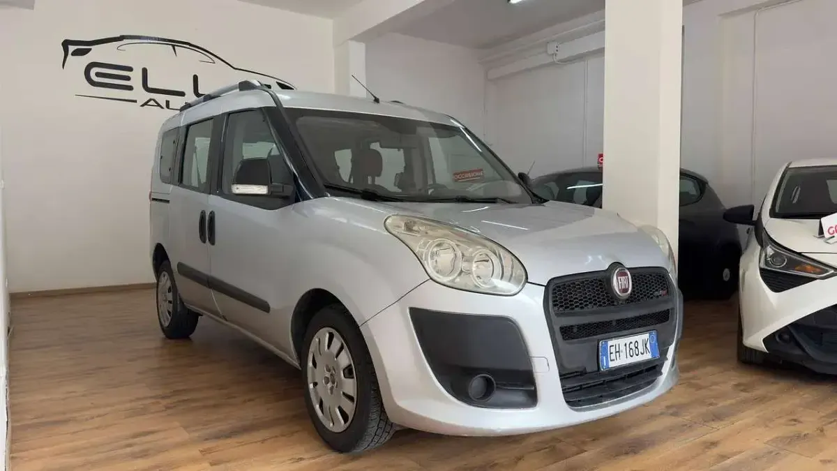 Usata Fiat Doblò Dynamic 105 CV (77 kW) 2011 Grigio Monovolume