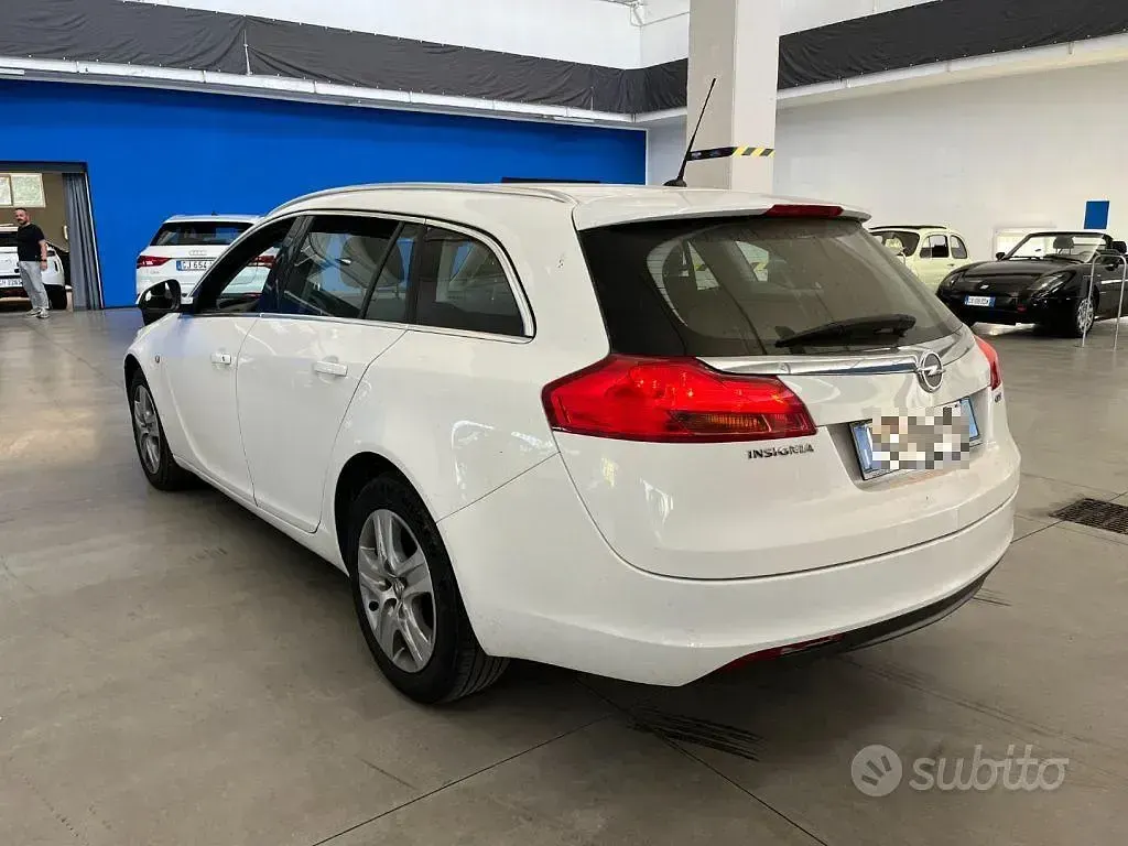 Usata Opel Insignia 131 CV (96 kW) 2013 Bianco pastello Station wagon