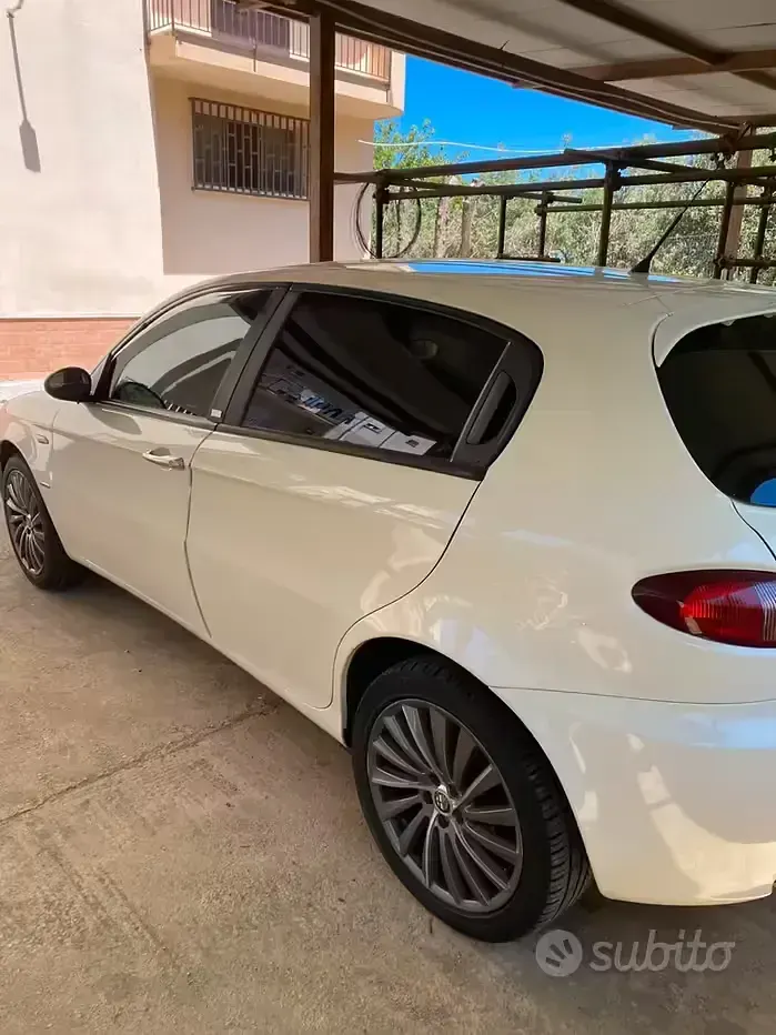 Usata Alfa Romeo 147 120 CV (88 kW) 2007 Utilitaria