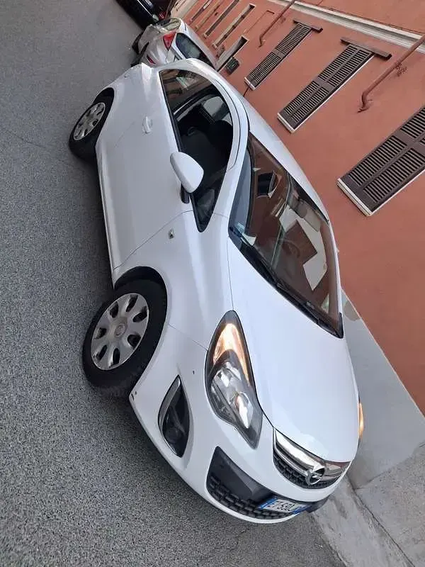 Usata Opel Corsa 75 CV (55 kW) 2014 Utilitaria