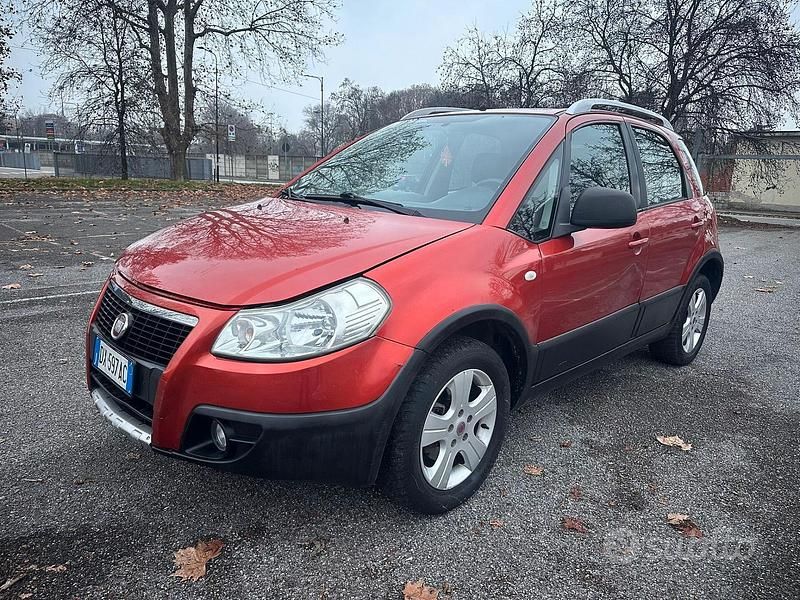 Usata Fiat Sedici 107 CV (78 kW) 2009 Rosso SUV