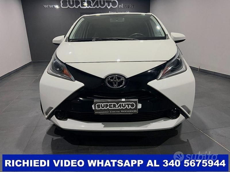 Usata Toyota Aygo X-clusiv 69 CV (50 kW) 2016 Bianco Utilitaria