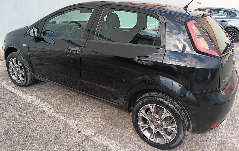 Usata Fiat Punto Evo 77 CV (56 kW) 2012 Nero Utilitaria