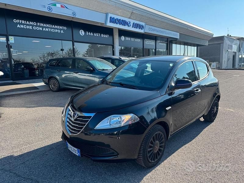 Usata Lancia Ypsilon 69 CV (50 kW) 2014 Nero Utilitaria