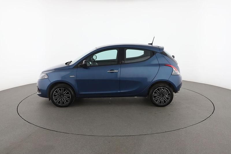 Usata Lancia Ypsilon Gold 70 CV (51 kW) 2021 Blu Utilitaria