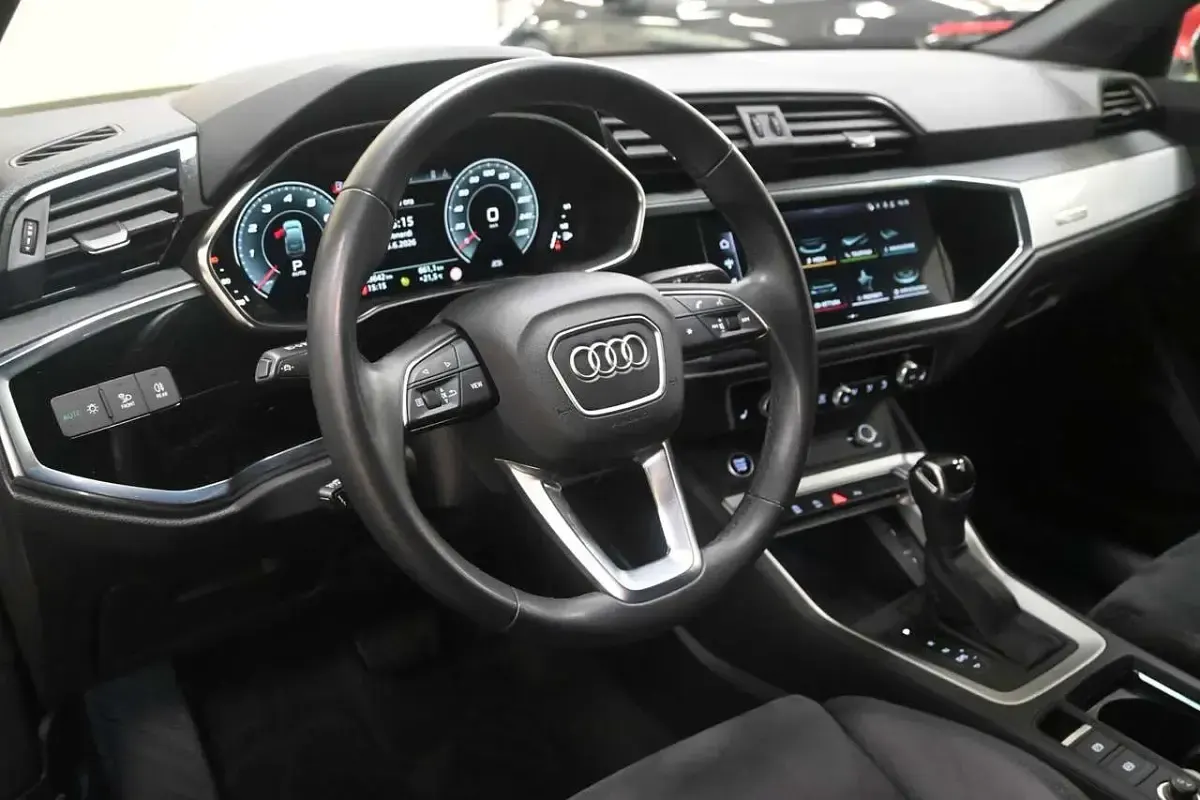 Usata Audi Q3 Sportback S-Line 150 CV (110 kW) 2023 Grigio SUV