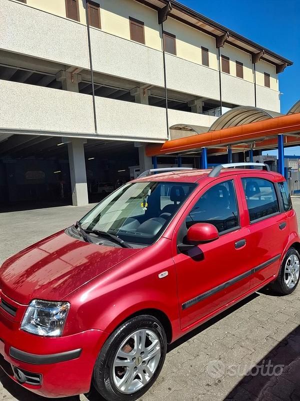 Usata 2010 Fiat Panda Dynamic Due volumi | 4000 € (Cara) - Immagine 1/4