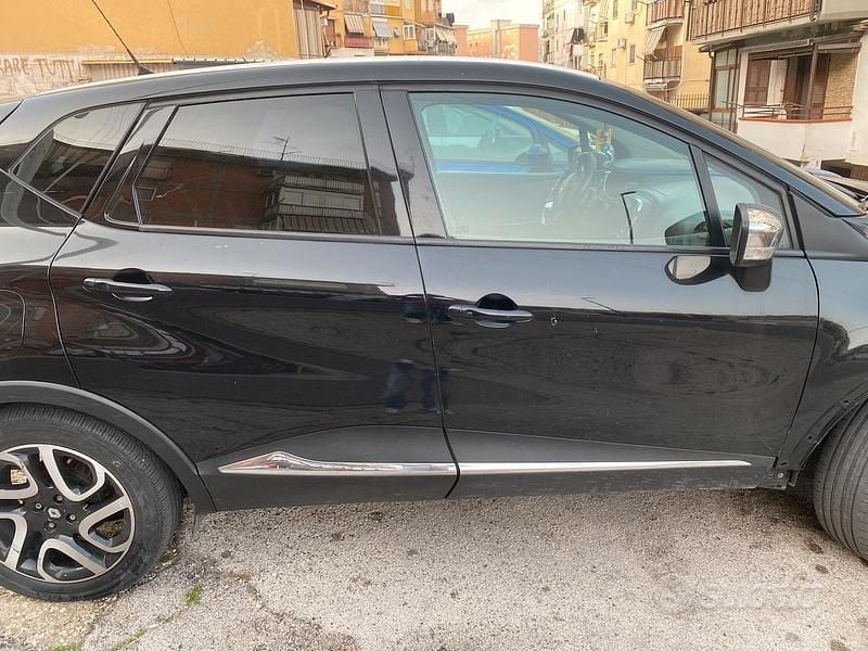 Usata Renault Captur 90 CV (66 kW) 2015 Nero SUV