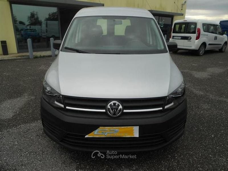 Usata VW Caddy 102 CV (75 kW) 2019 Argento metallizzato Monovolume