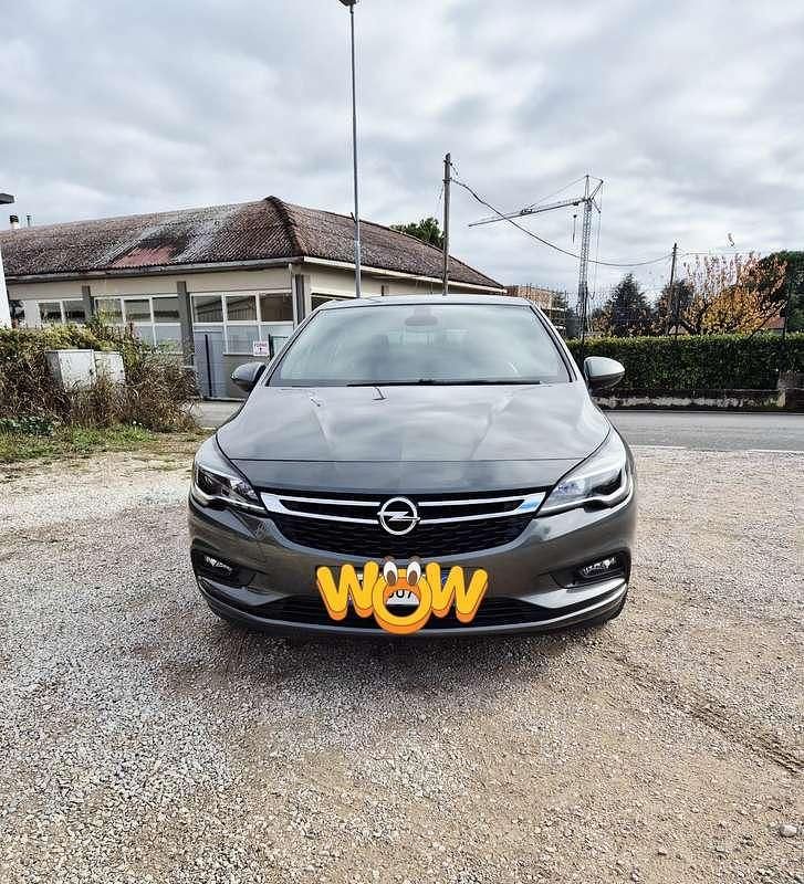Usata 2018 Opel Astra Dynamic Tre volumi | 10.500 € (Buon prezzo) - Immagine 1/4
