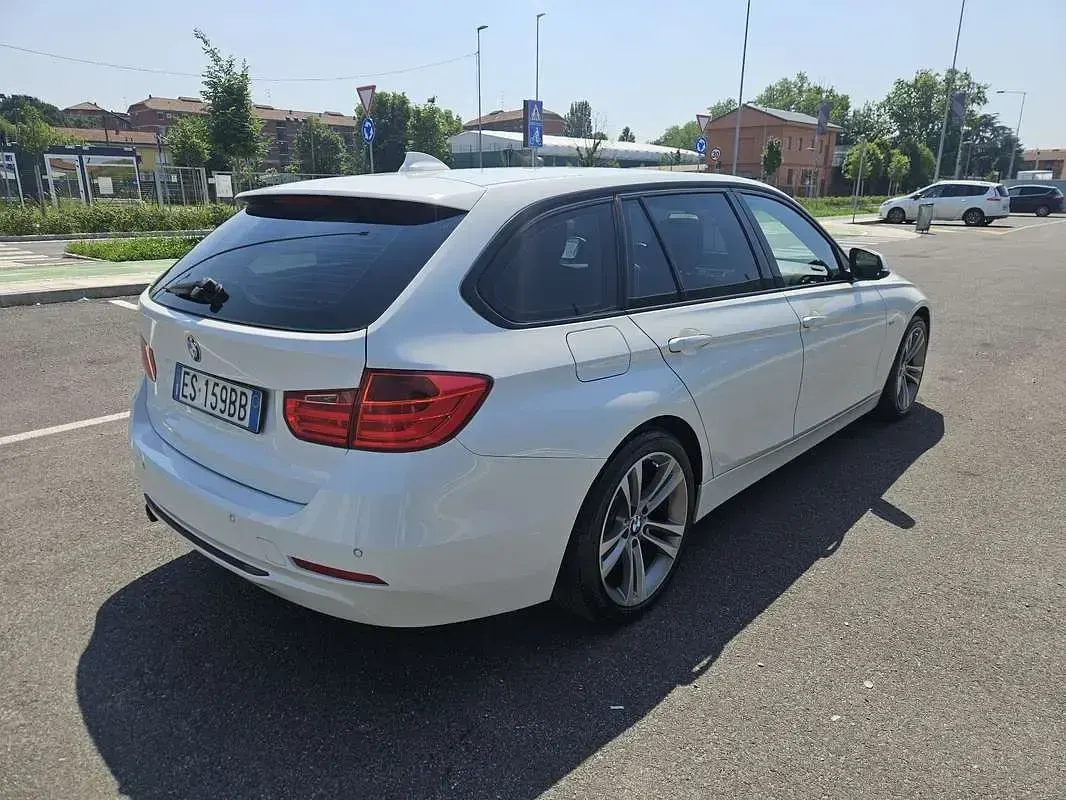 Usata BMW 316 Sport Line 116 CV (85 kW) 2013 Bianco Station wagon