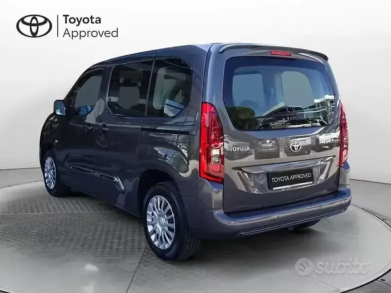 Usata Toyota Proace Verso City 100 CV (73 kW) 2022 Grigio Station wagon