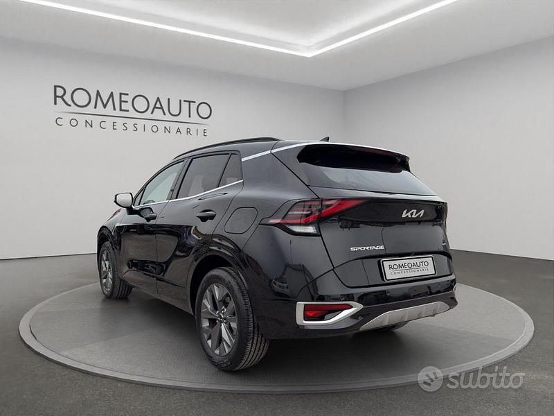 Käytetty Kia Sportage GT-Line 179 HP (131 kW) 2022 Musta Katumaasturi