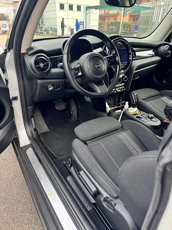 Usata Mini Cooper SE Essential 75 kW (102 CV) 2021 Argento Utilitaria
