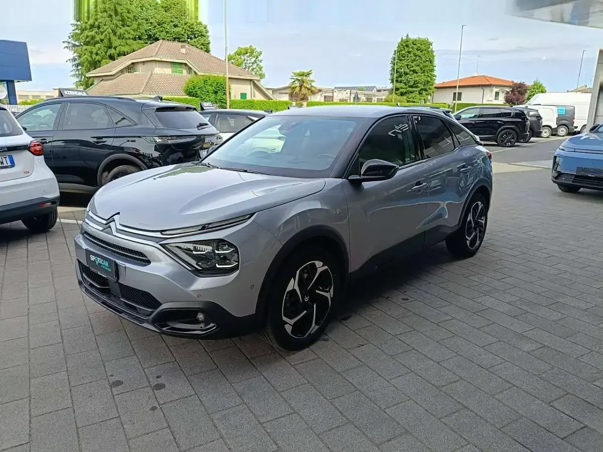 Usata Citroën C4 Shine 131 CV (96 kW) 2023 Steel grey SUV