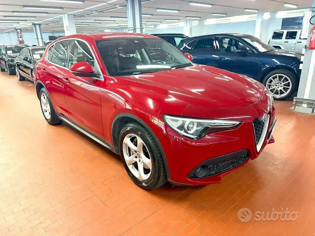 Begagnad Alfa Romeo Stelvio Super 179 HK (131 kW) 2017 Röd SUV
