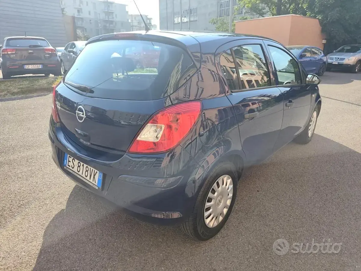 Usata Opel Corsa 65 CV (47 kW) 2013 Bluazzurro Utilitaria