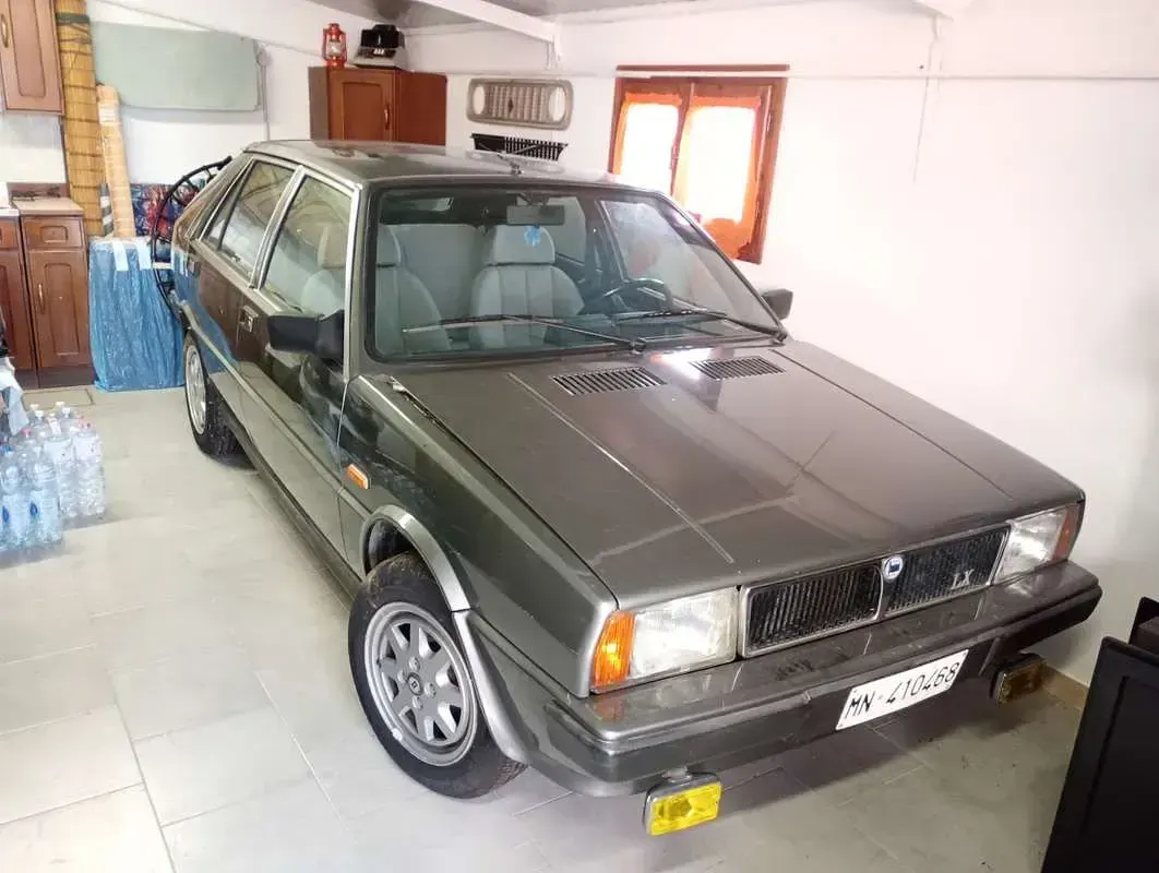 Usata Lancia Delta 77 CV (56 kW) 1986 Utilitaria