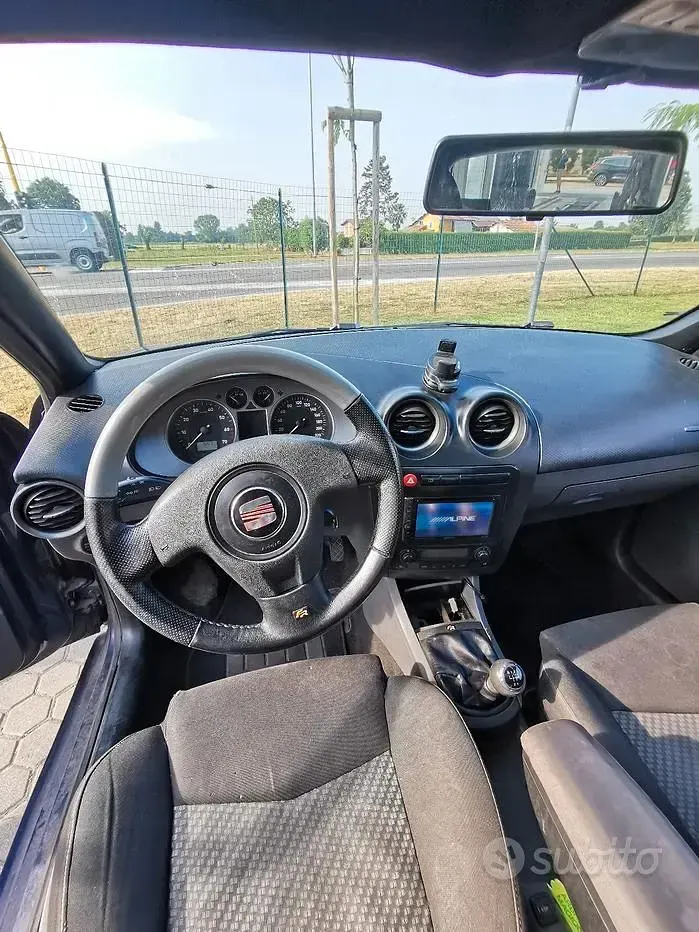 Usata Seat Ibiza 85 CV (62 kW) 2008 Blu Berlina