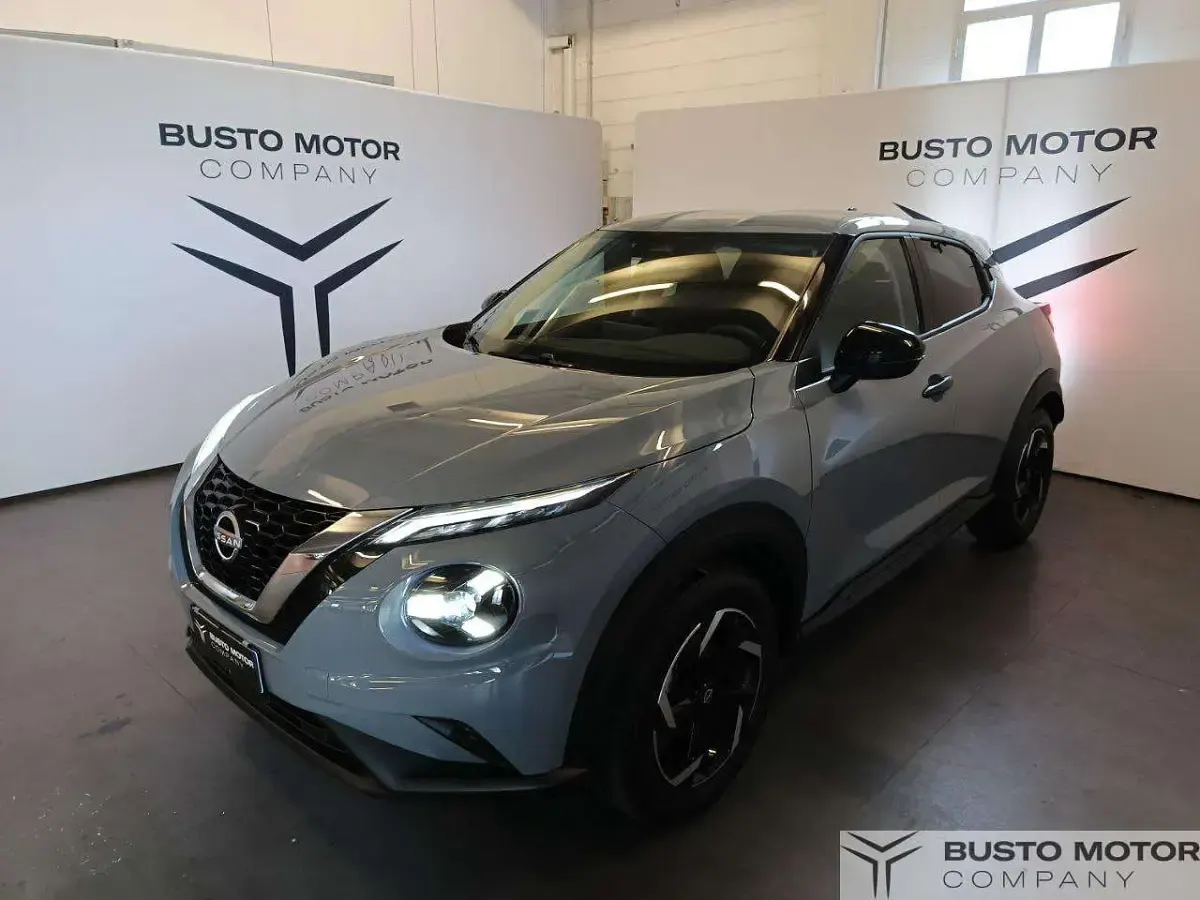 Usata Nissan Juke N-Connecta 143 CV (105 kW) 2023 Grigio / metallizzato SUV