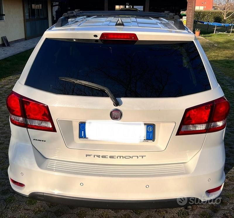 Usata Fiat Freemont Lounge 170 CV (125 kW) 2012 Bianco SUV