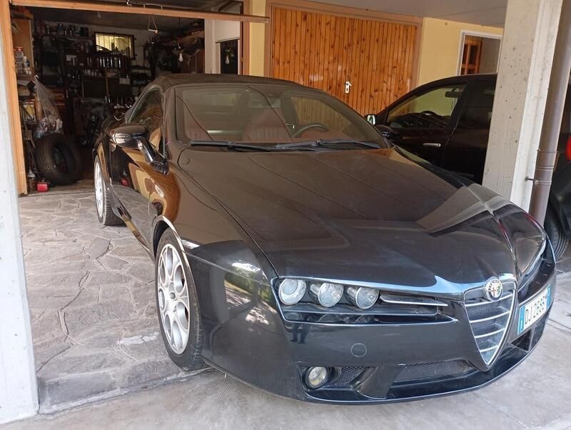 Nero Usata 2007 Alfa Romeo Spider Exclusive Cabrio | 9900 € (Super prezzo) - Immagine 1/4