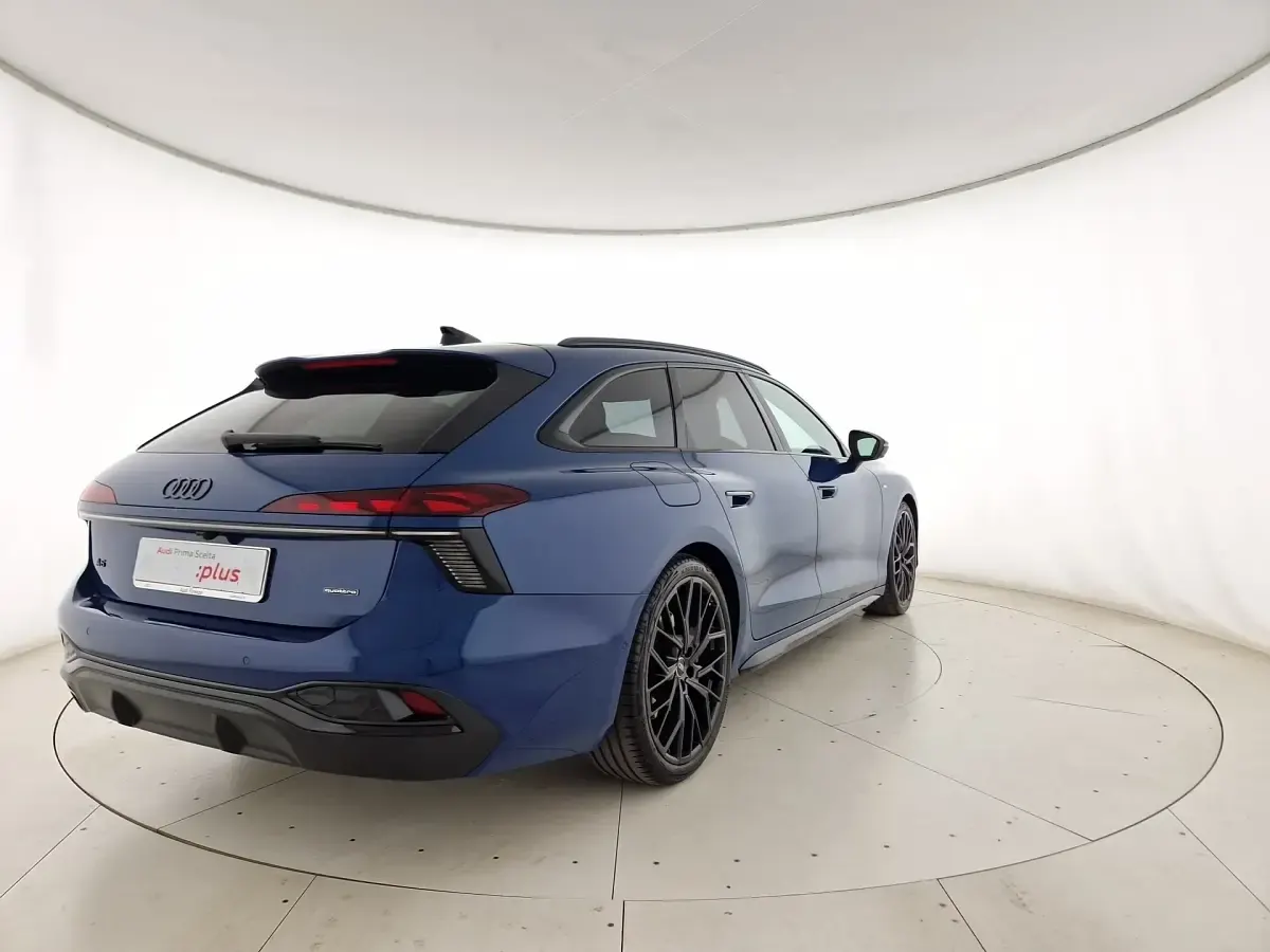 Usata Audi A6 S-Line 204 CV (150 kW) 2025 Blu ascari metallizzato Station wagon