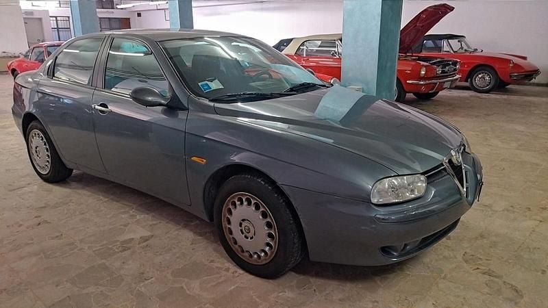Usata Alfa Romeo 156 Distinctive 140 CV (102 kW) 2002 Grigio Berlina
