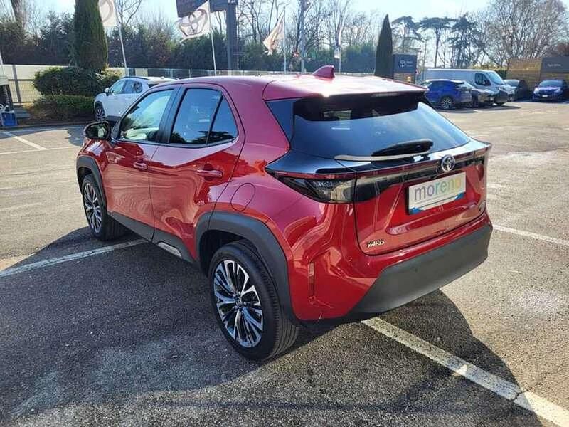 Usata Toyota Yaris Cross Lounge 116 CV (85 kW) 2021 Rosso SUV