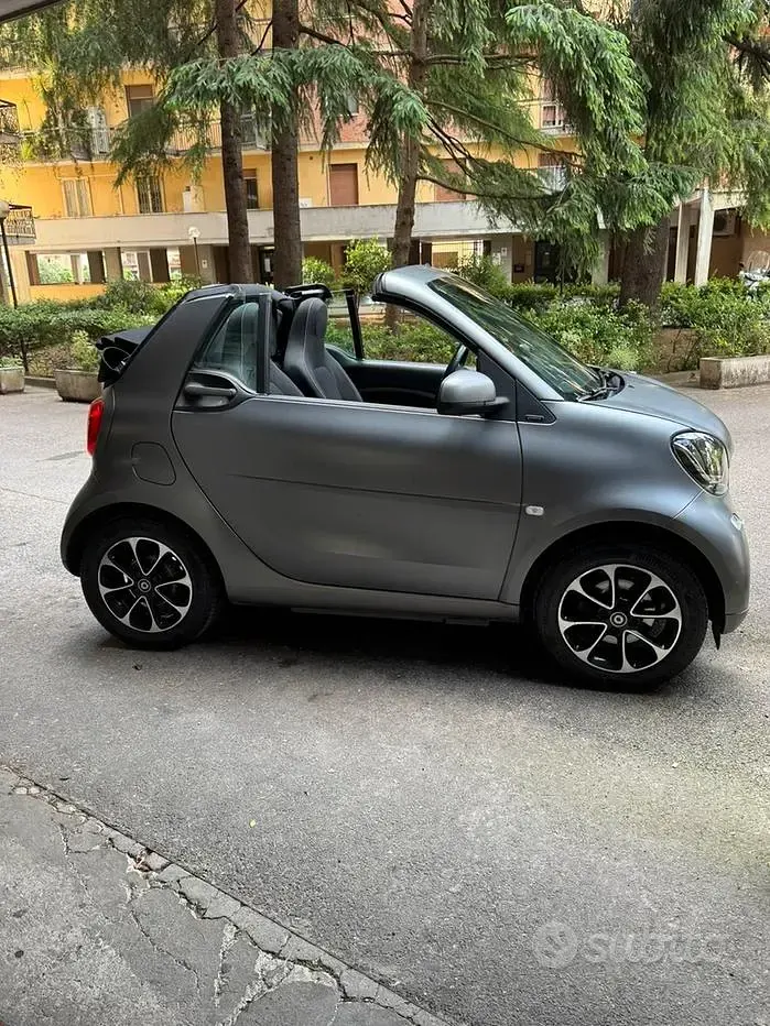 Usata Smart ForTwo Cabrio Passion 90 CV (66 kW) 2017 Grigio Cabrio