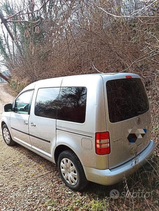 Usata VW Caddy 2011 Grigio Monovolume