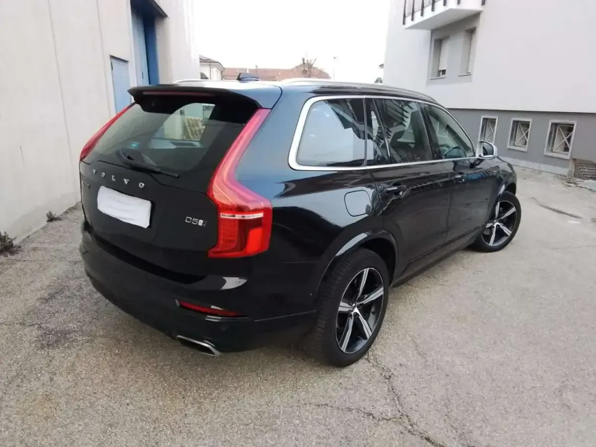 Begagnad Volvo XC90 R-Design 235 HK (172 kW) 2017 Svart SUV