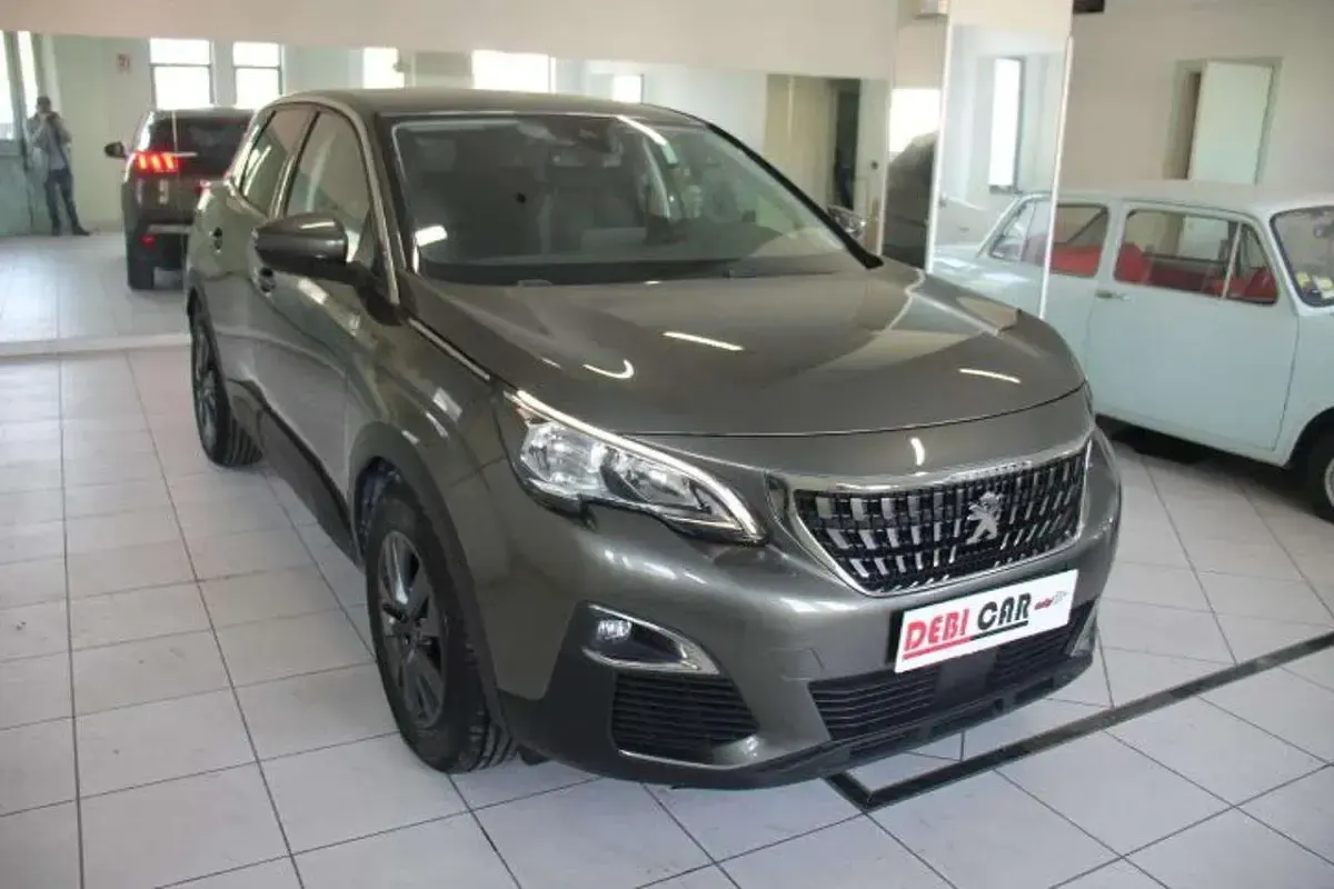 Usata Peugeot 3008 131 CV (96 kW) 2020 Grigio scuro SUV