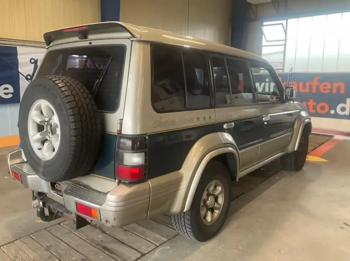 Usata Mitsubishi Pajero Edition 176 CV (129 kW) 2026 Argento SUV