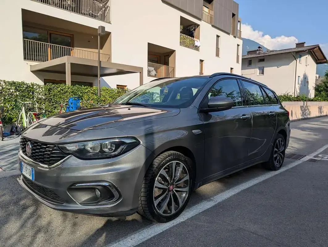 Usata Fiat Tipo Lounge 120 CV (88 kW) 2018 Grigio Station wagon