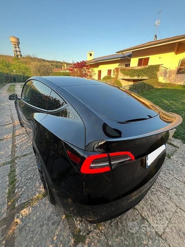 Usata Tesla Model Y Performance 392 kW (534 CV) 2023 Nero SUV