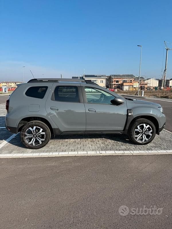 Usata Dacia Duster Journey 90 CV (66 kW) 2023 Grigio SUV