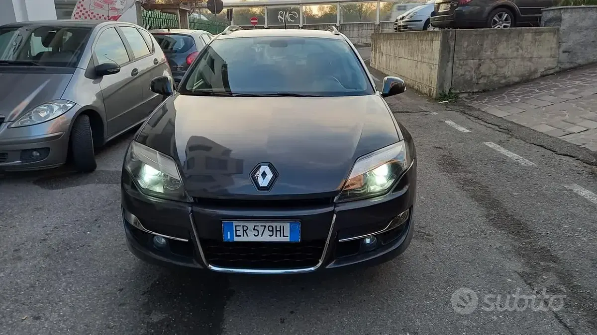 Usata Renault Laguna III Initiale 150 CV (110 kW) 2013 Verde Station wagon