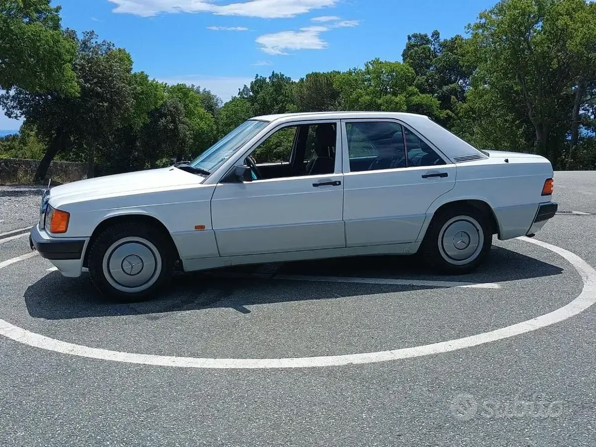 Usata Mercedes 190 122 CV (89 kW) 1989 Bianco Berlina