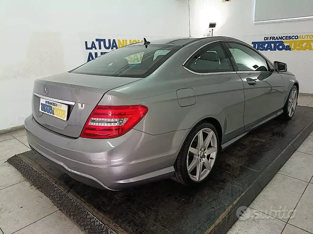 Usata Mercedes C220 Avantgarde 170 CV (125 kW) 2011 Grigio Coupé