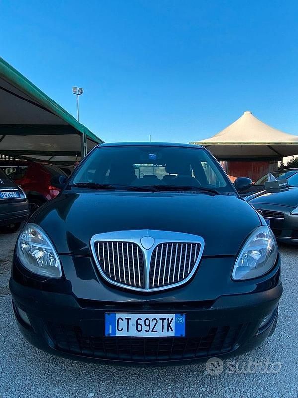 Usata Lancia Ypsilon 60 CV (44 kW) 2005 Nero Utilitaria