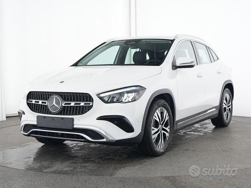 Usata Mercedes GLA180 Advanced 136 CV (100 kW) 2024 Bianco SUV