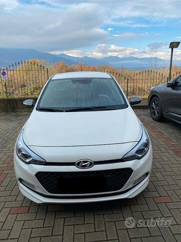 Usata Hyundai i20 84 CV (61 kW) 2017 Bianco Utilitaria