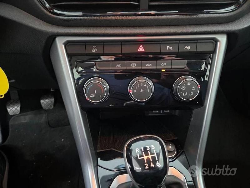 Usata VW T-Roc Life 110 CV (80 kW) 2023 Grigio SUV