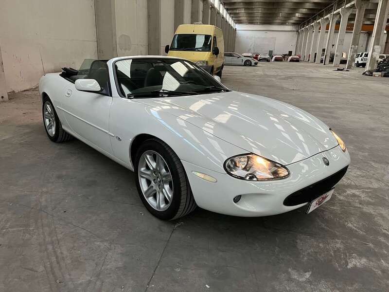 Usata Jaguar XK8 284 CV (208 kW) 1997 Bianco Cabrio