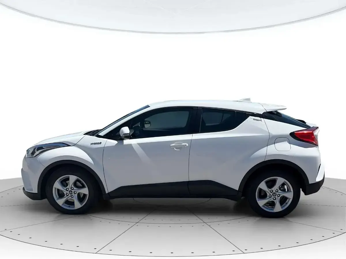 Usata Toyota C-HR Active 98 CV (72 kW) 2018 Bianco SUV