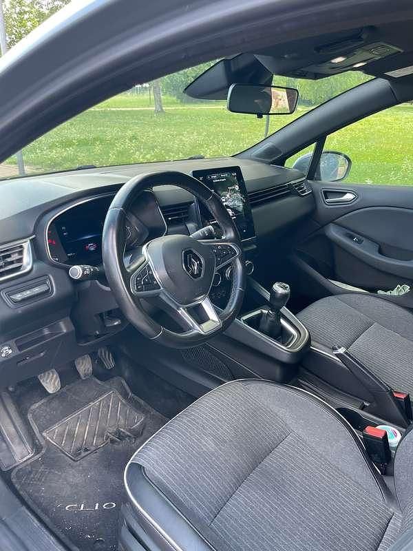 Usata Renault Clio V Intens 101 CV (74 kW) 2020 Grigio Berlina