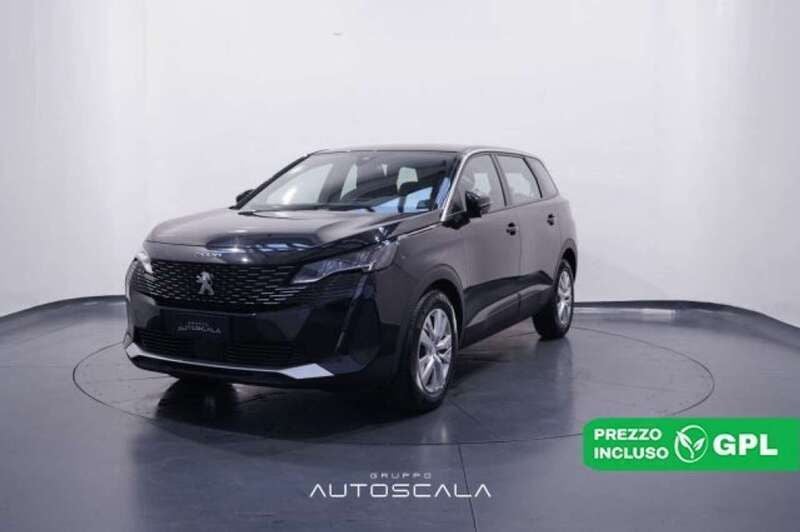 Usata Peugeot 5008 Active 131 CV (96 kW) 2023 Nero metallizzato Monovolume